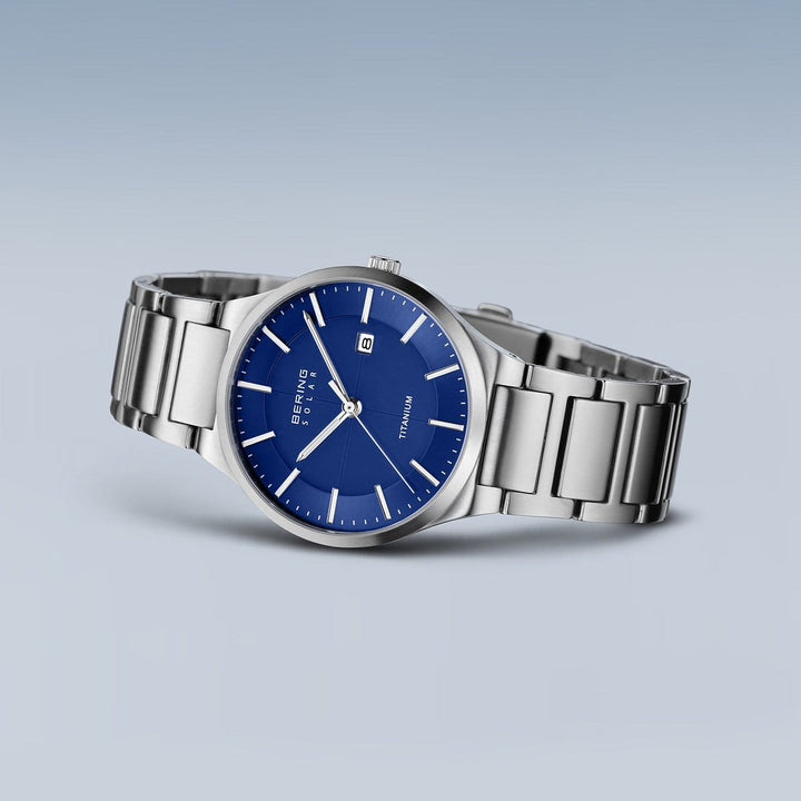 Bering Slim Solar Herrenuhr 15239-777, Titan silber gebürstet
